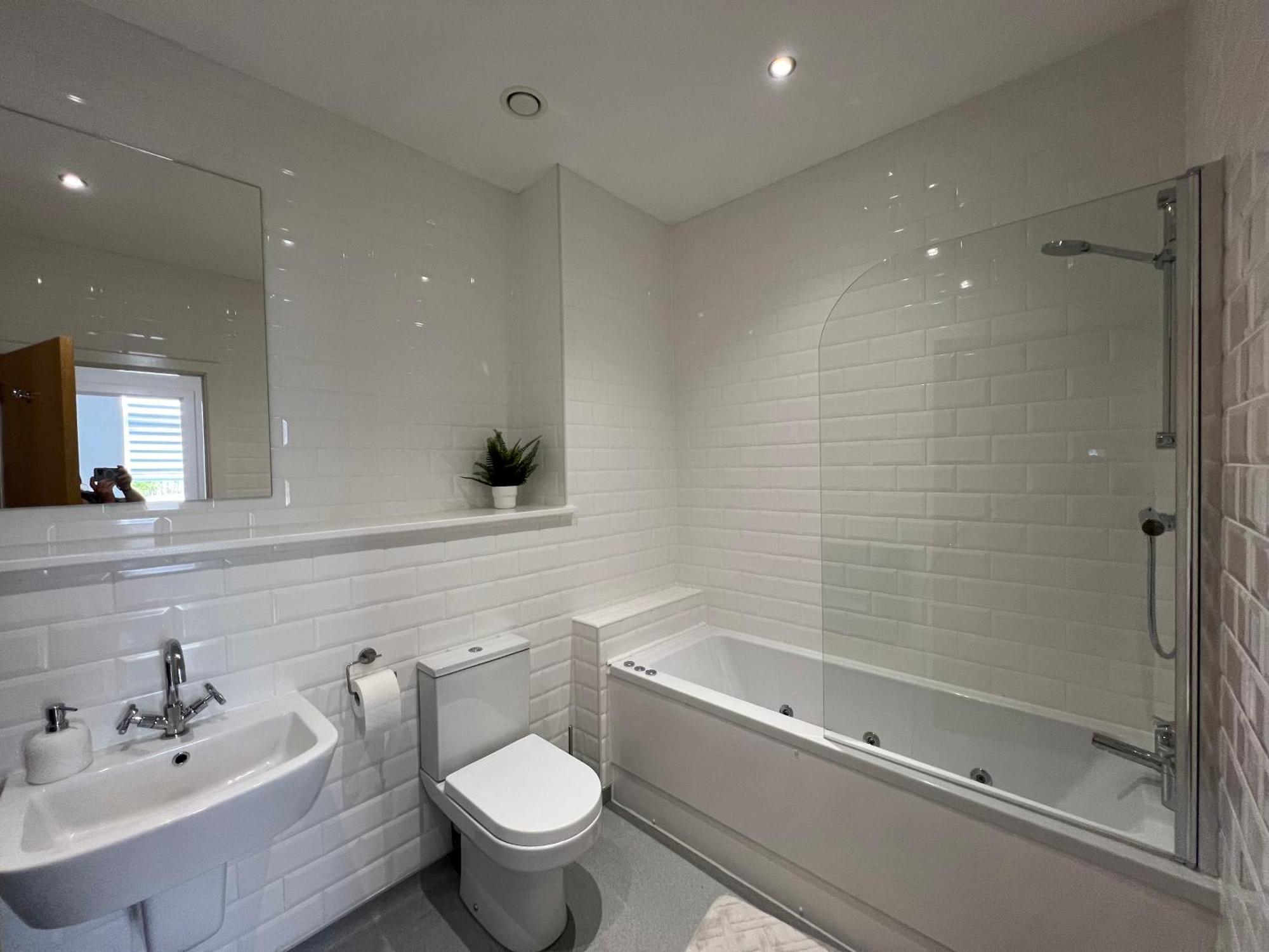 Chic Mill With Canal Views Apartamento