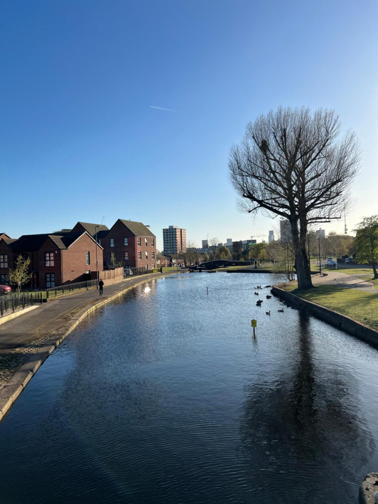 Chic Mill With Canal Views Apartamento Manchester