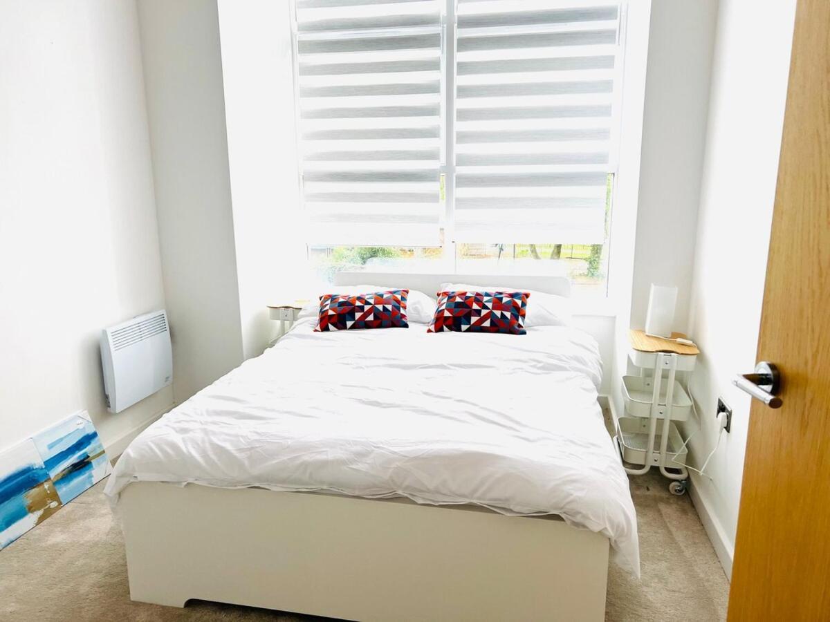 Chic Mill With Canal Views Apartamento
